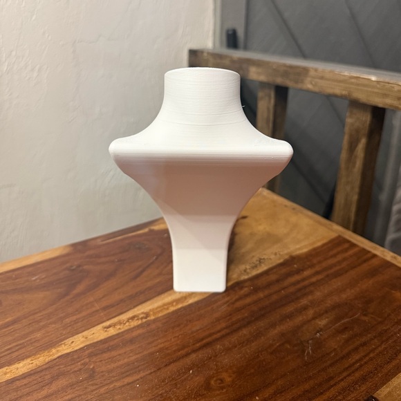 Elegant White Necklace Display Bust - Picture 4 of 7